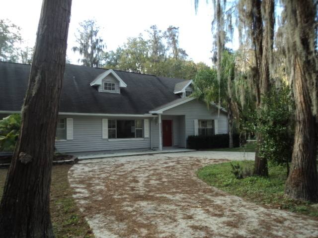 House for rent at 16406 Lake Byrd Dr, Tampa, FL 33618