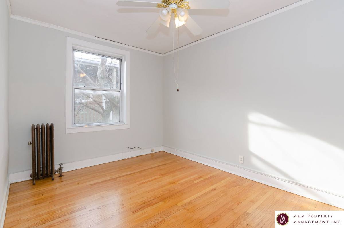 Apartment for rent at 440 N Austin Ave, Oak Park, IL 60302