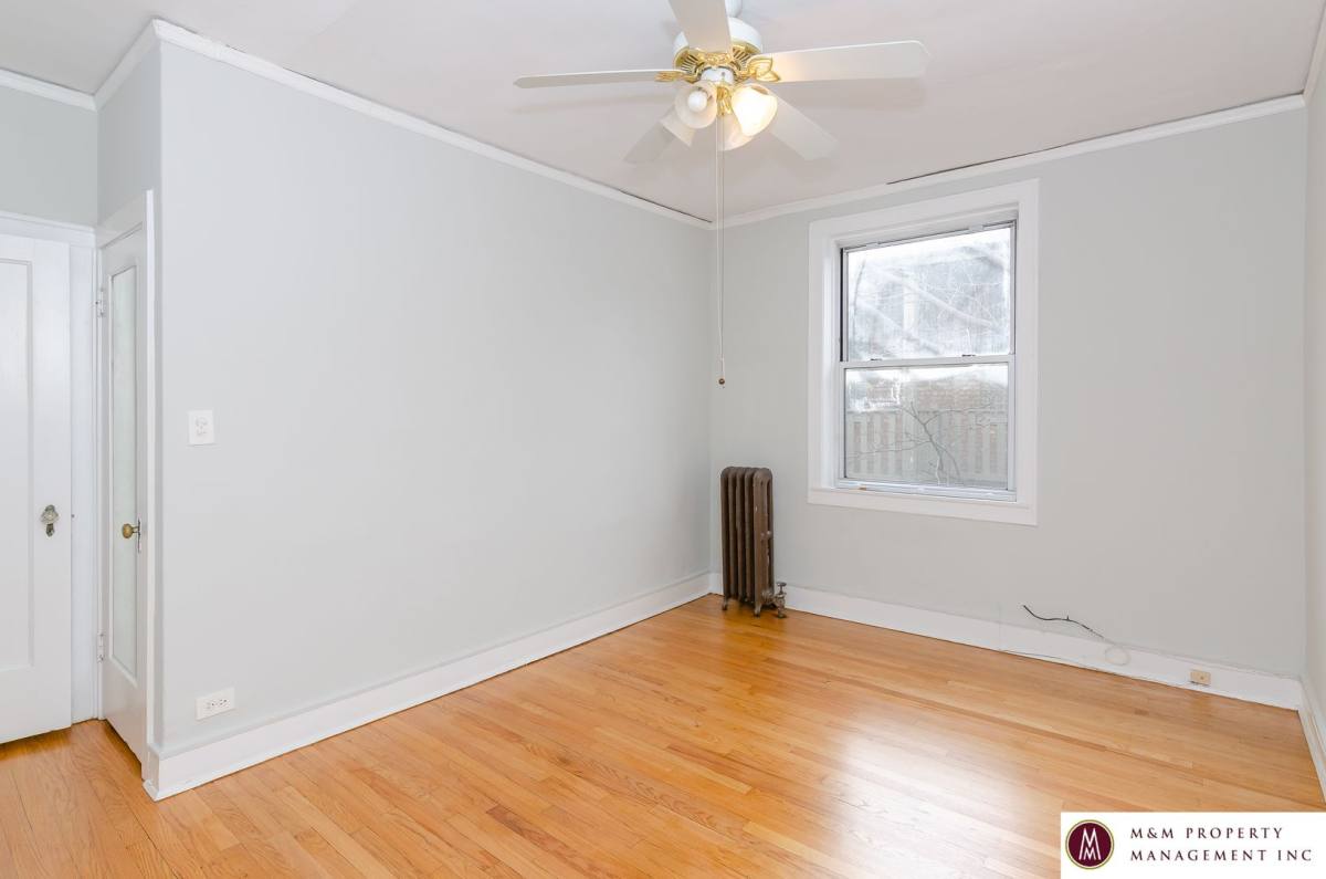 Apartment for rent at 440 N Austin Ave, Oak Park, IL 60302