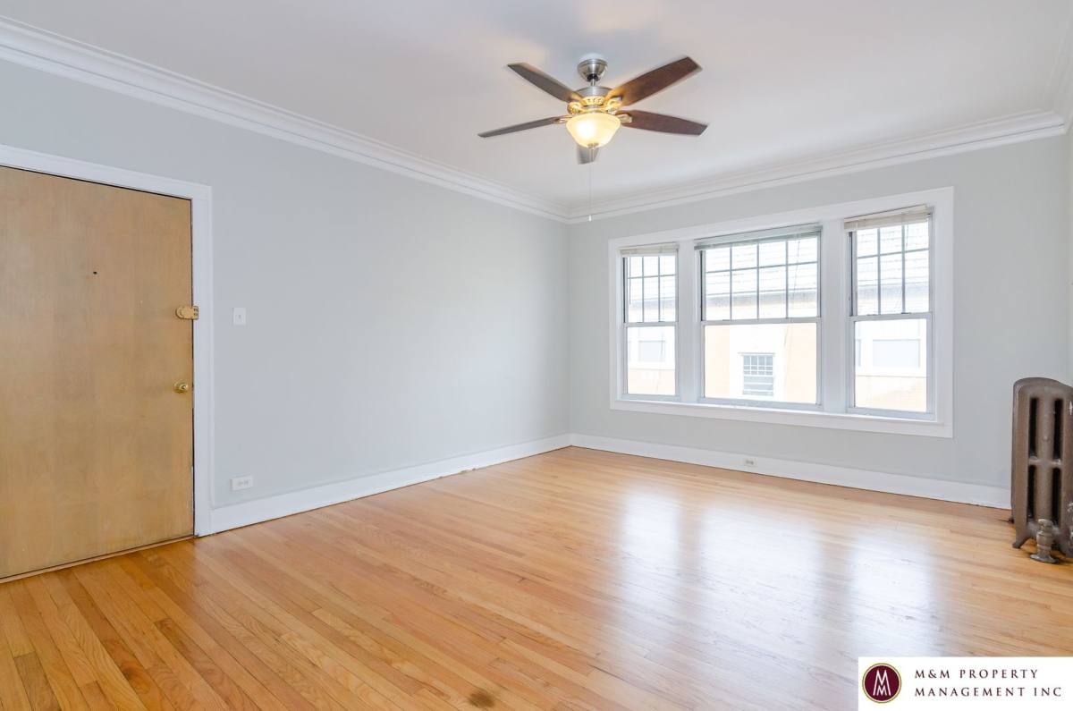 Apartment for rent at 440 N Austin Ave, Oak Park, IL 60302