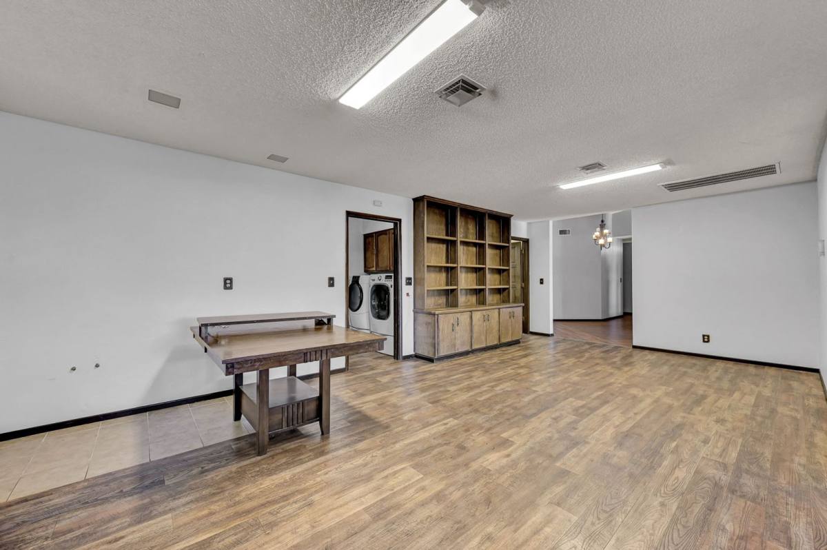House for rent at 6975 O'Bannon Dr, Las Vegas, NV 89117