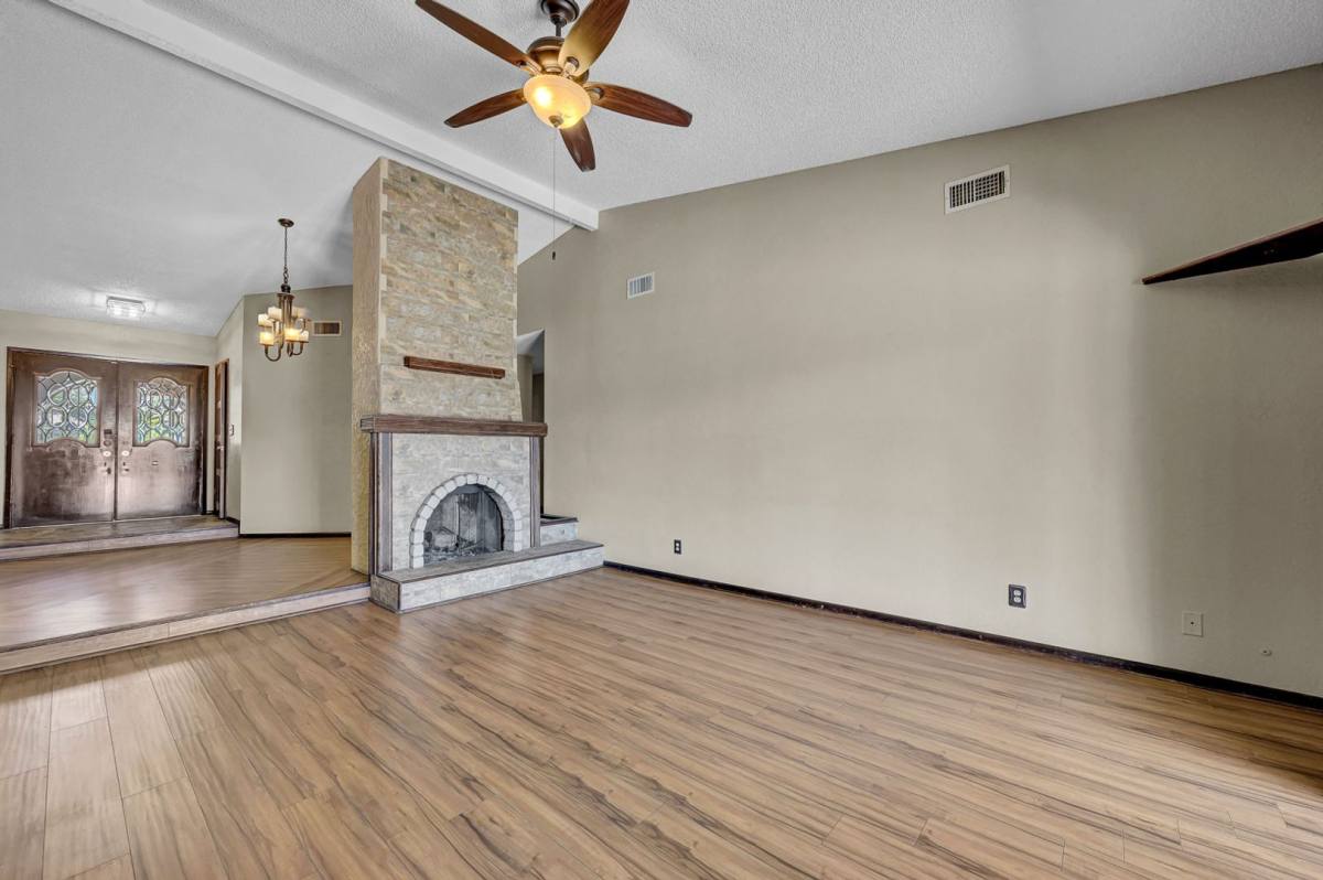 House for rent at 6975 O'Bannon Dr, Las Vegas, NV 89117