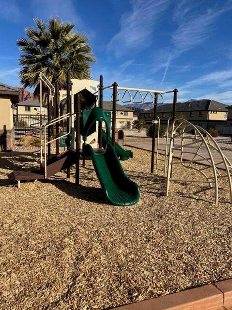 Townhouse for rent at 2520 Blackhawk Dr, Santa Clara, UT 84765