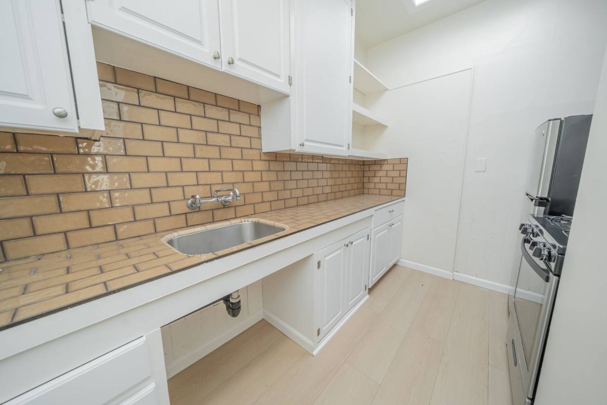 Apartment for rent at 4056 Piedmont Ave, Oakland, CA 94611