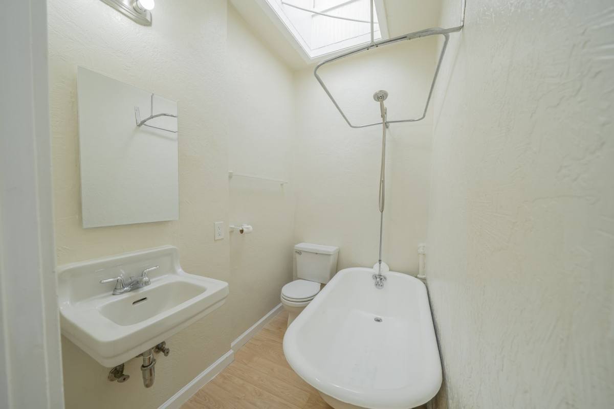Apartment for rent at 4056 Piedmont Ave, Oakland, CA 94611