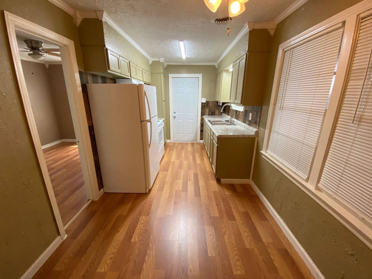 House for rent at 403 N Bluebonnet Dr, Orange, TX 77630