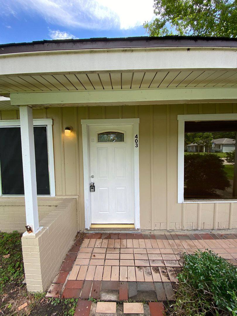 House for rent at 403 N Bluebonnet Dr, Orange, TX 77630