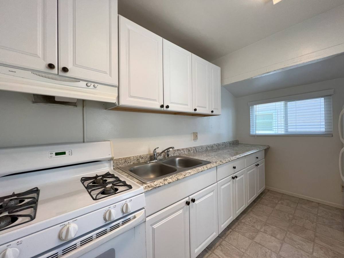 Apartment for rent at 612 E 8th St, National City, CA 91950