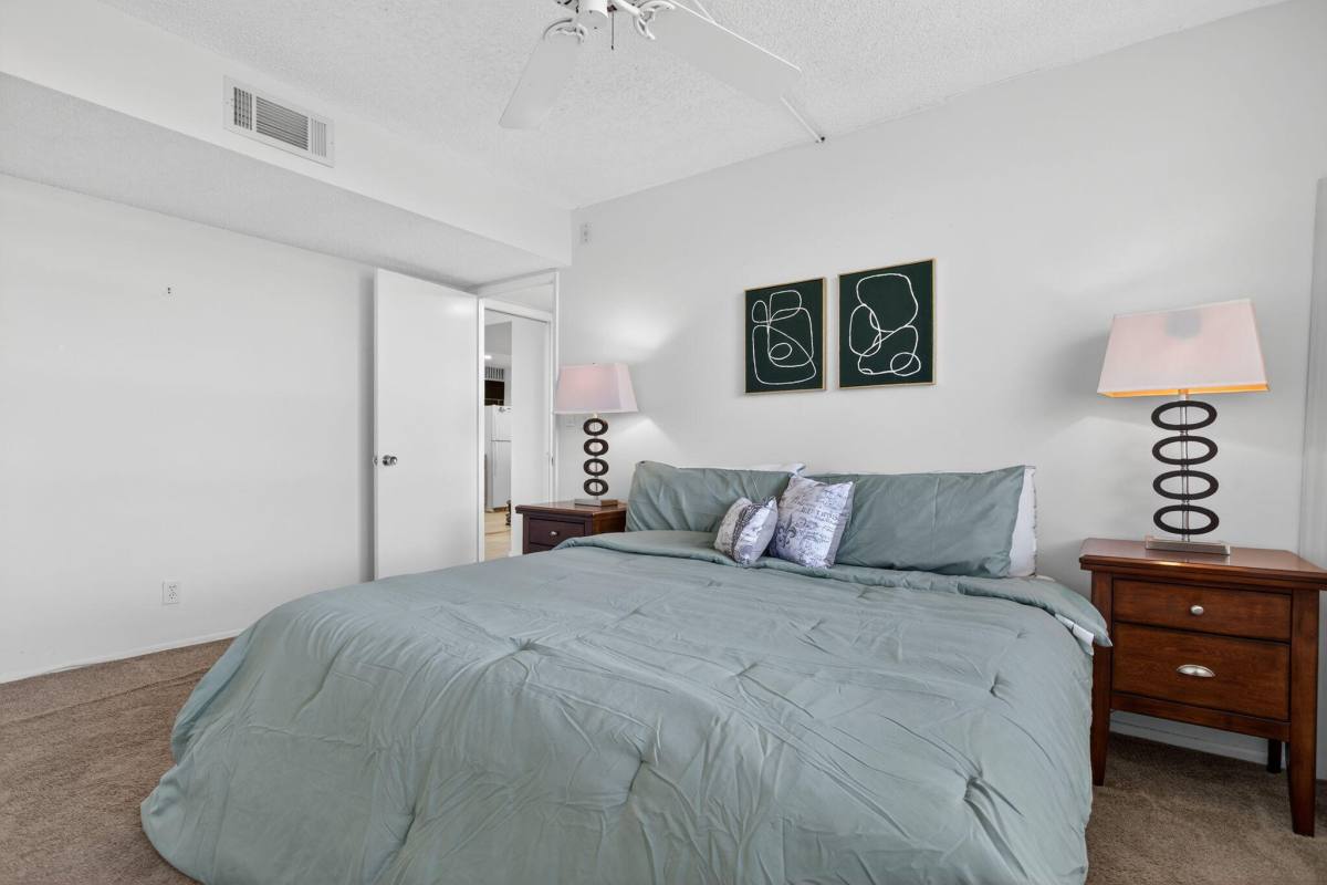 Condo for rent at 3960 Oaks Clubhouse Dr #512, Pompano Beach, FL 33069