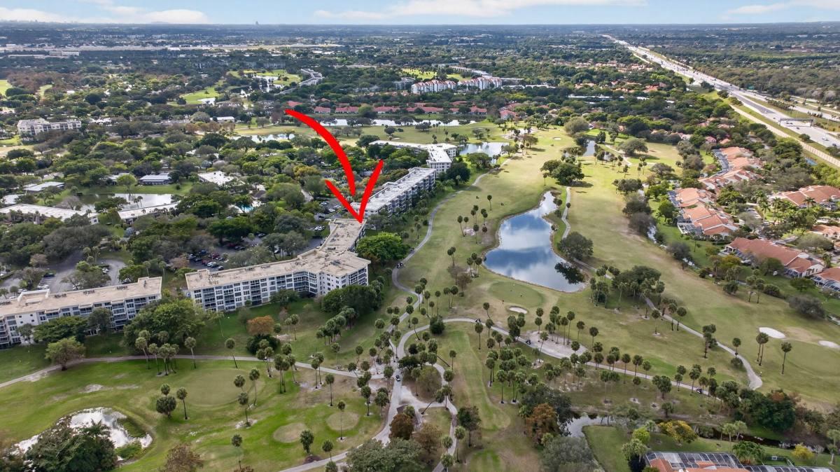 Condo for rent at 3960 Oaks Clubhouse Dr #512, Pompano Beach, FL 33069