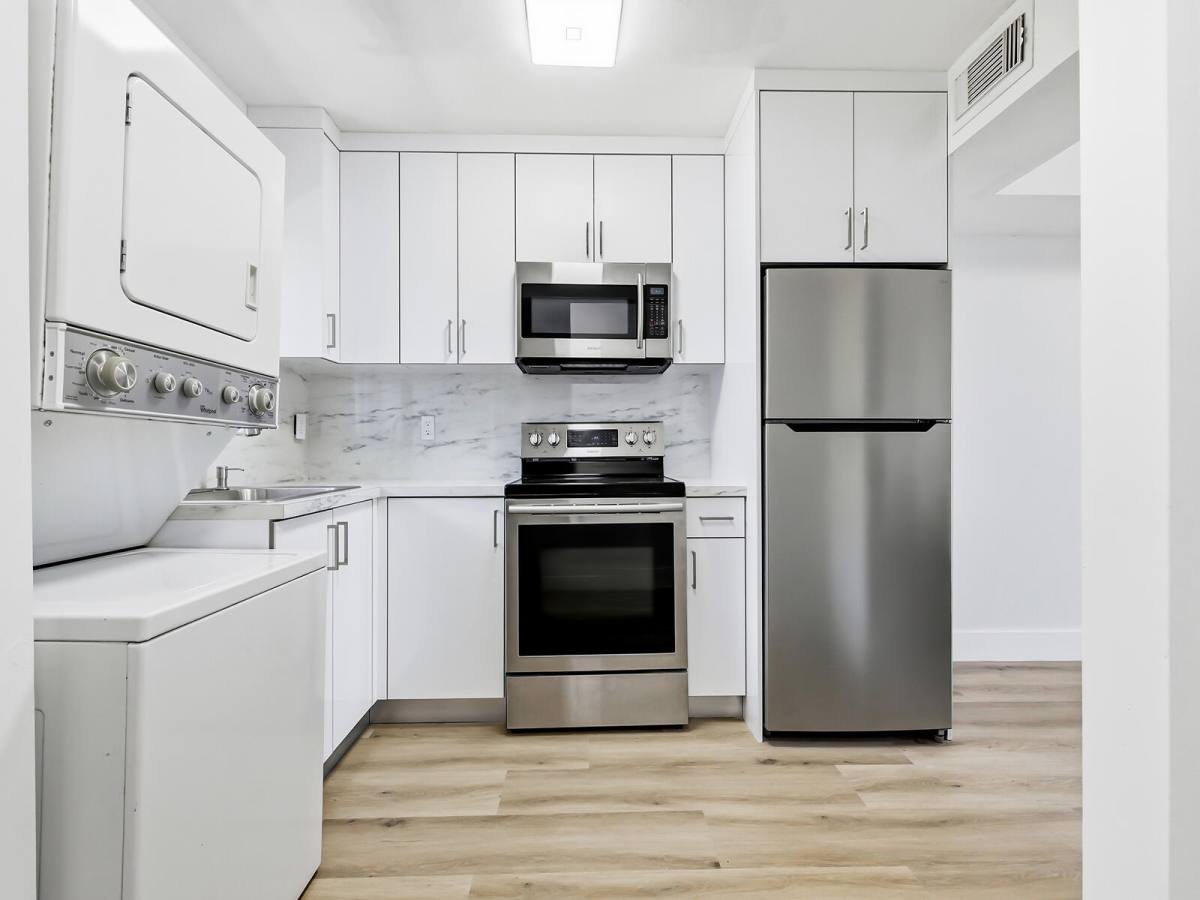 Apartment for rent at 2925 W 80th St #208, Hialeah, FL 33018