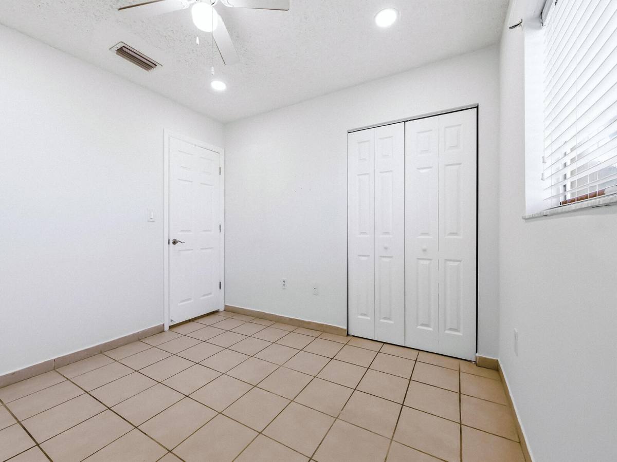 Apartment for rent at 2925 W 80th St #208, Hialeah, FL 33018
