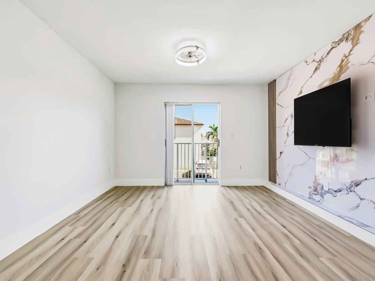 Apartment for rent at 2925 W 80th St #208, Hialeah, FL 33018