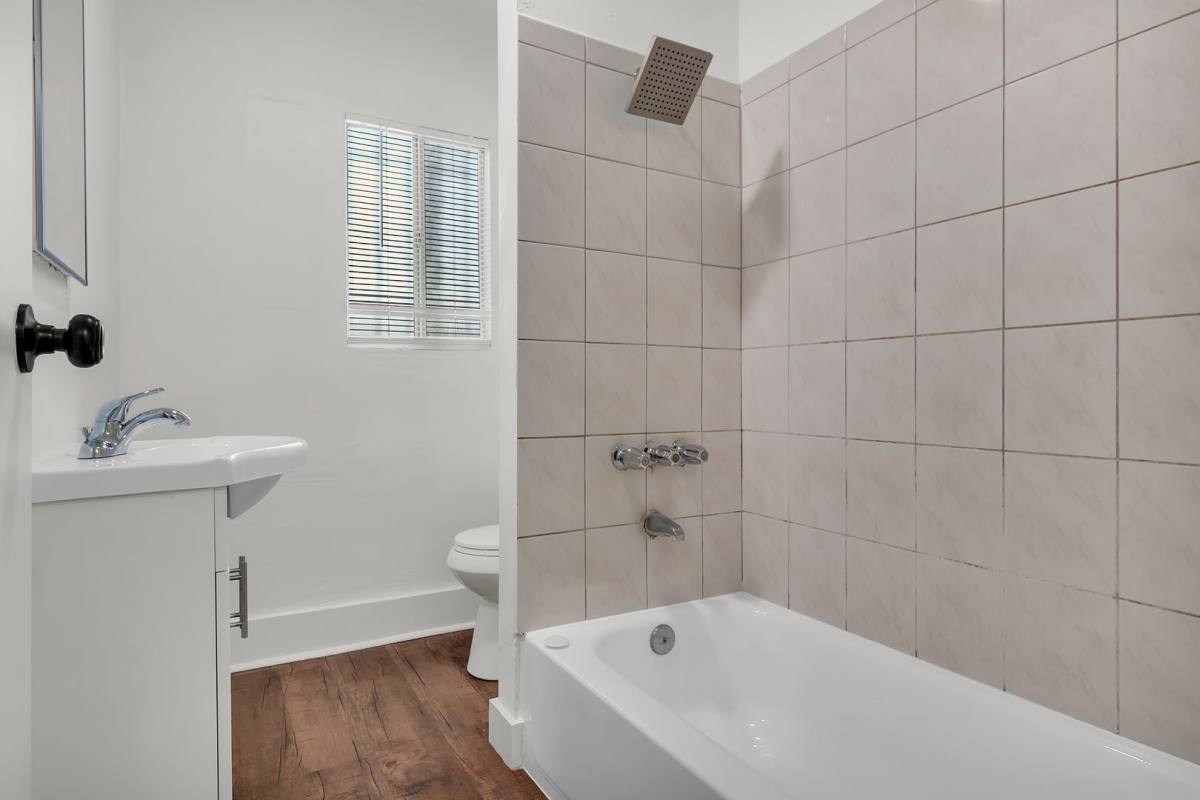 Apartment for rent at 447 E 101st St, Los Angeles, CA 90003