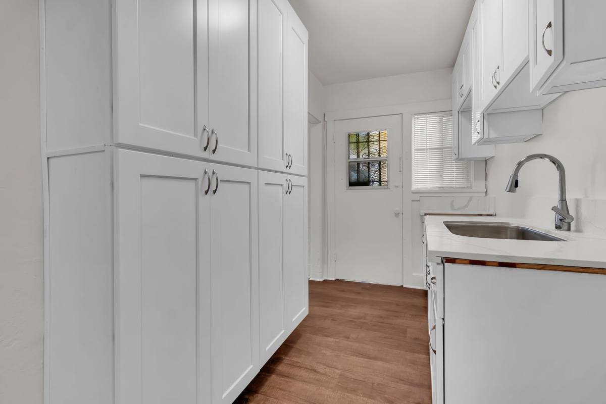 Apartment for rent at 447 E 101st St, Los Angeles, CA 90003