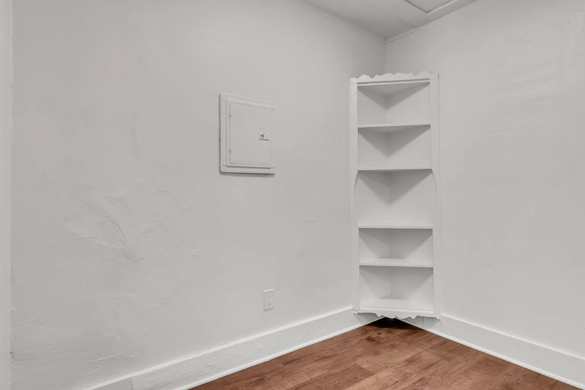 Apartment for rent at 447 E 101st St, Los Angeles, CA 90003
