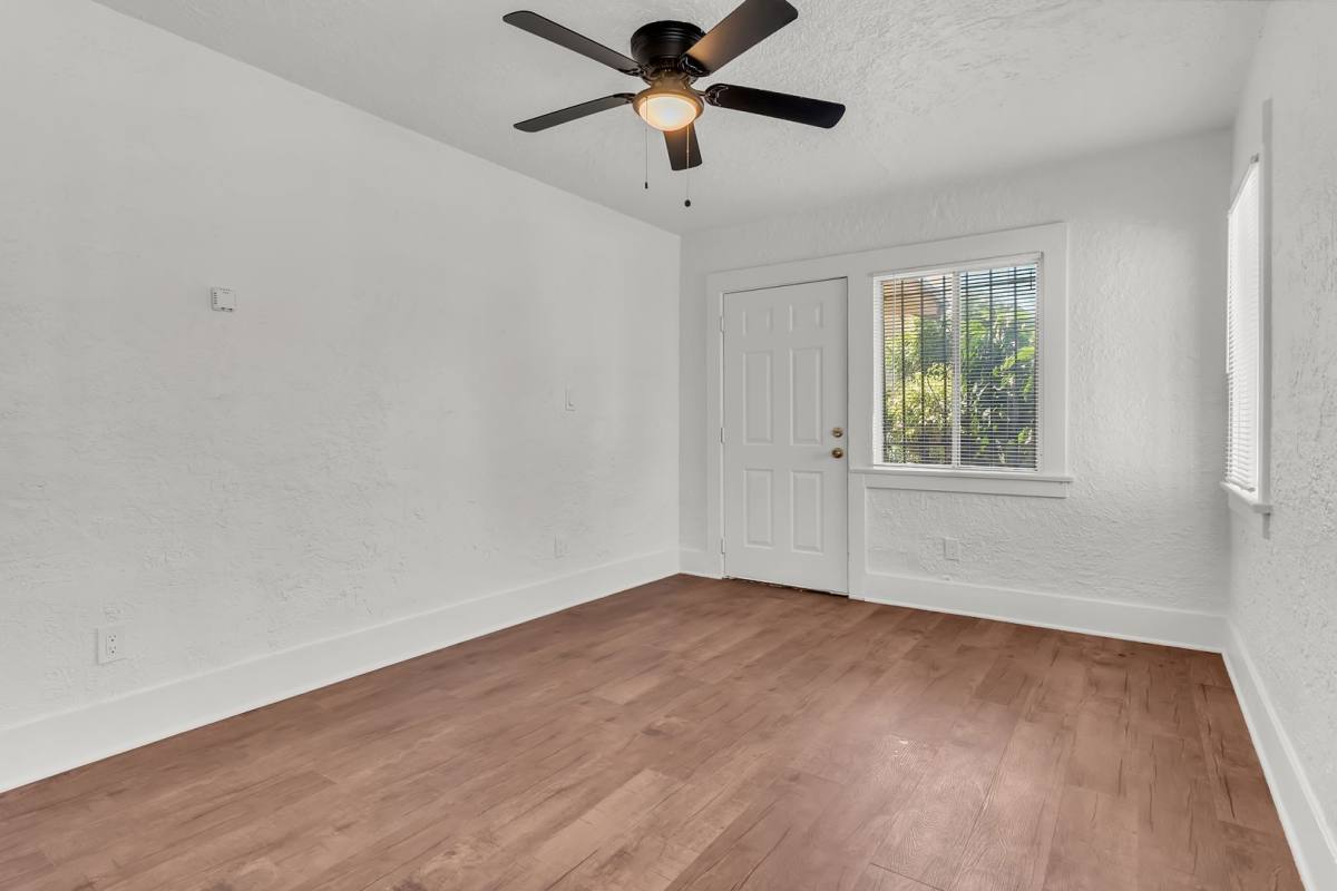 Apartment for rent at 447 E 101st St, Los Angeles, CA 90003