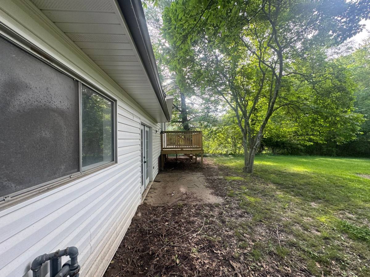 Apartment for rent at 1203 W Schwartz, Carbondale, IL 62901