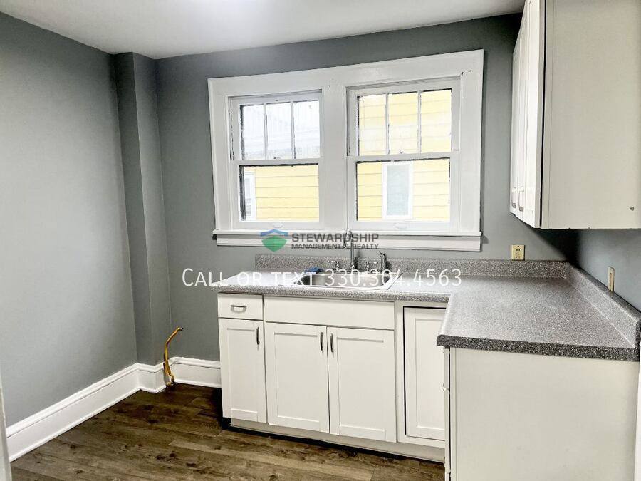 House for rent at 1012 Brown St, Akron, OH 44301