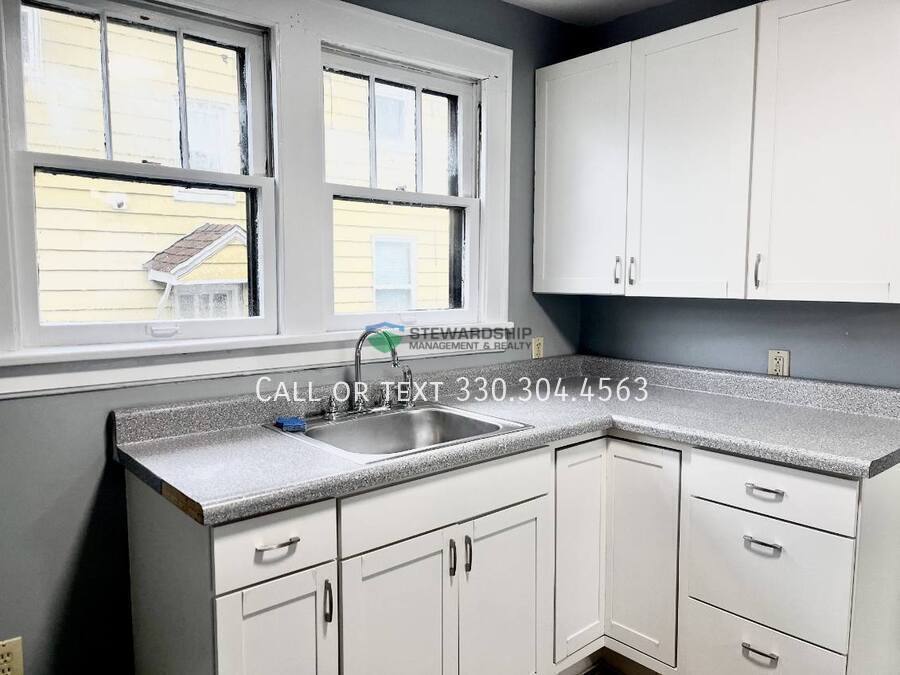 House for rent at 1012 Brown St, Akron, OH 44301