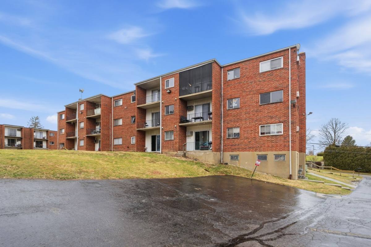 Apartment for rent at 620 Pedretti Ave, Cincinnati, OH 45238