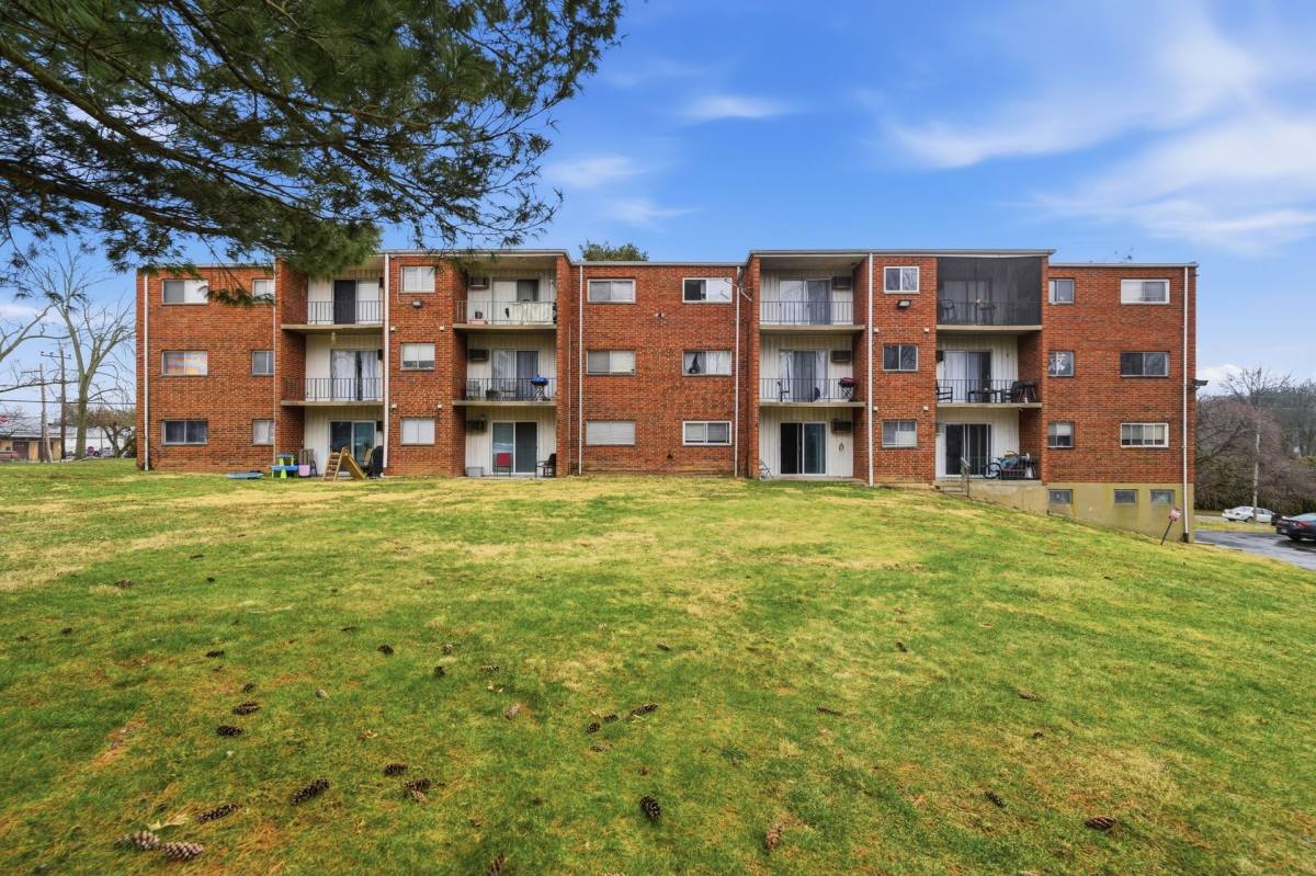 Apartment for rent at 620 Pedretti Ave, Cincinnati, OH 45238