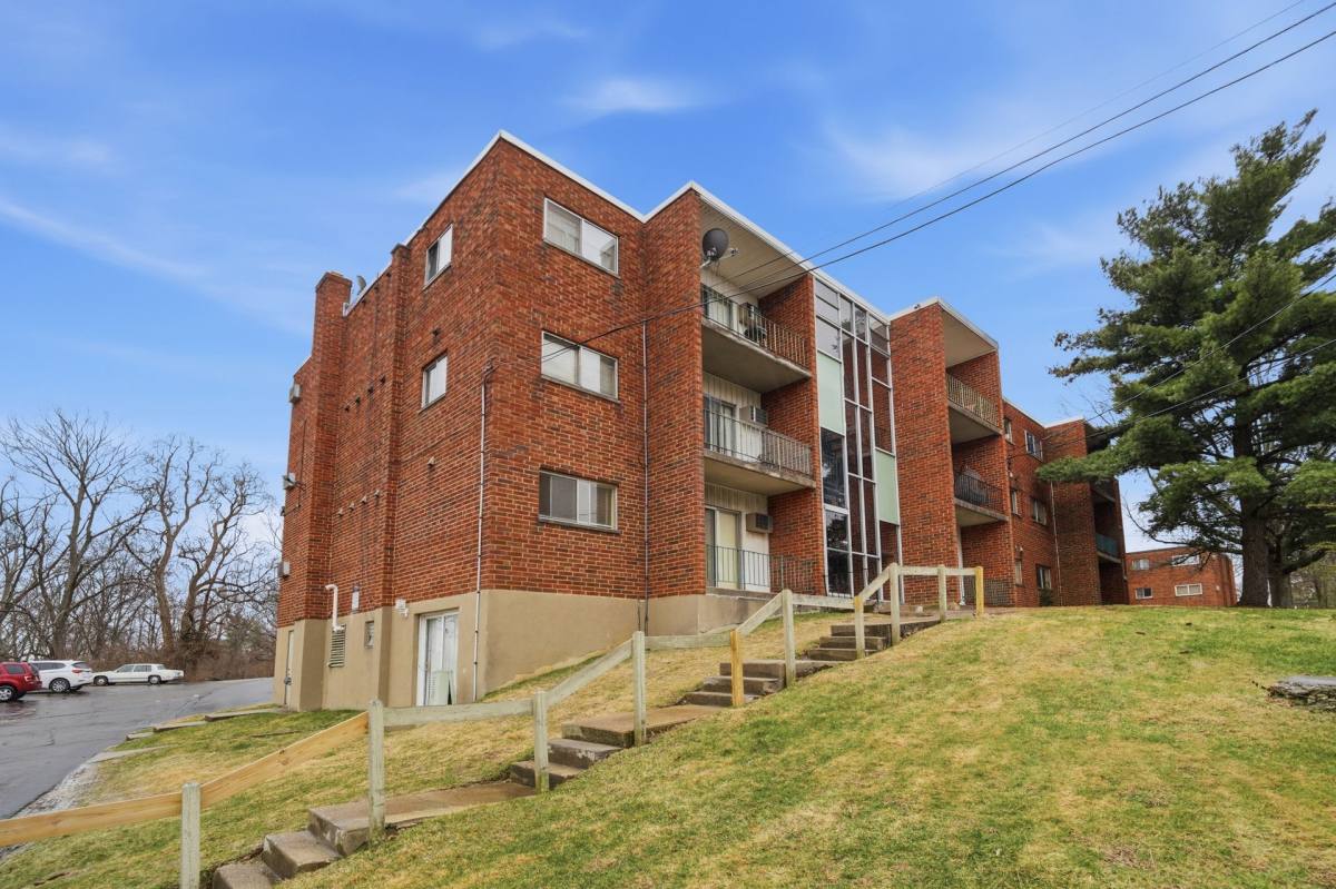 Apartment for rent at 620 Pedretti Ave, Cincinnati, OH 45238