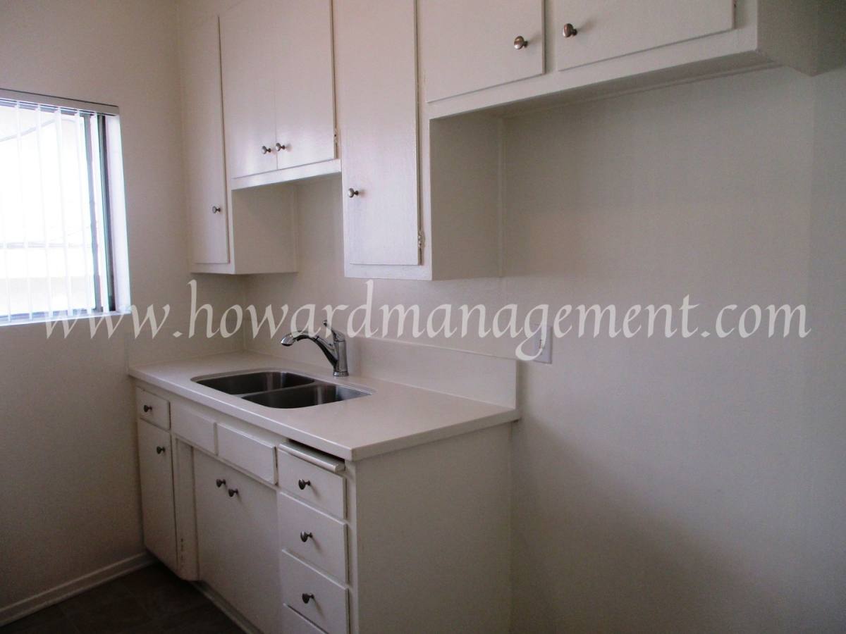 Apartment for rent at 4250 Lindblade Dr, Los Angeles, CA 90066