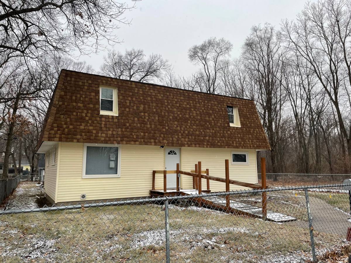 House for rent at 400 S Liberty St, Hobart, IN 46342