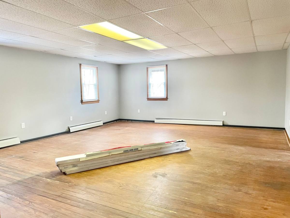 House for rent at 400 S Liberty St, Hobart, IN 46342