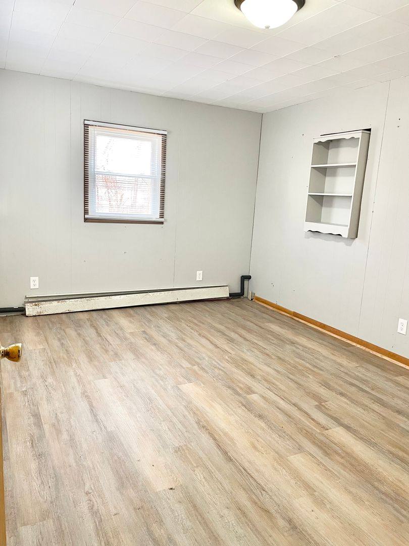 House for rent at 400 S Liberty St, Hobart, IN 46342