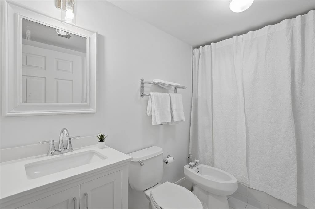 Apartment for rent at 2951 S Bayshore Dr #315, Miami, FL 33133