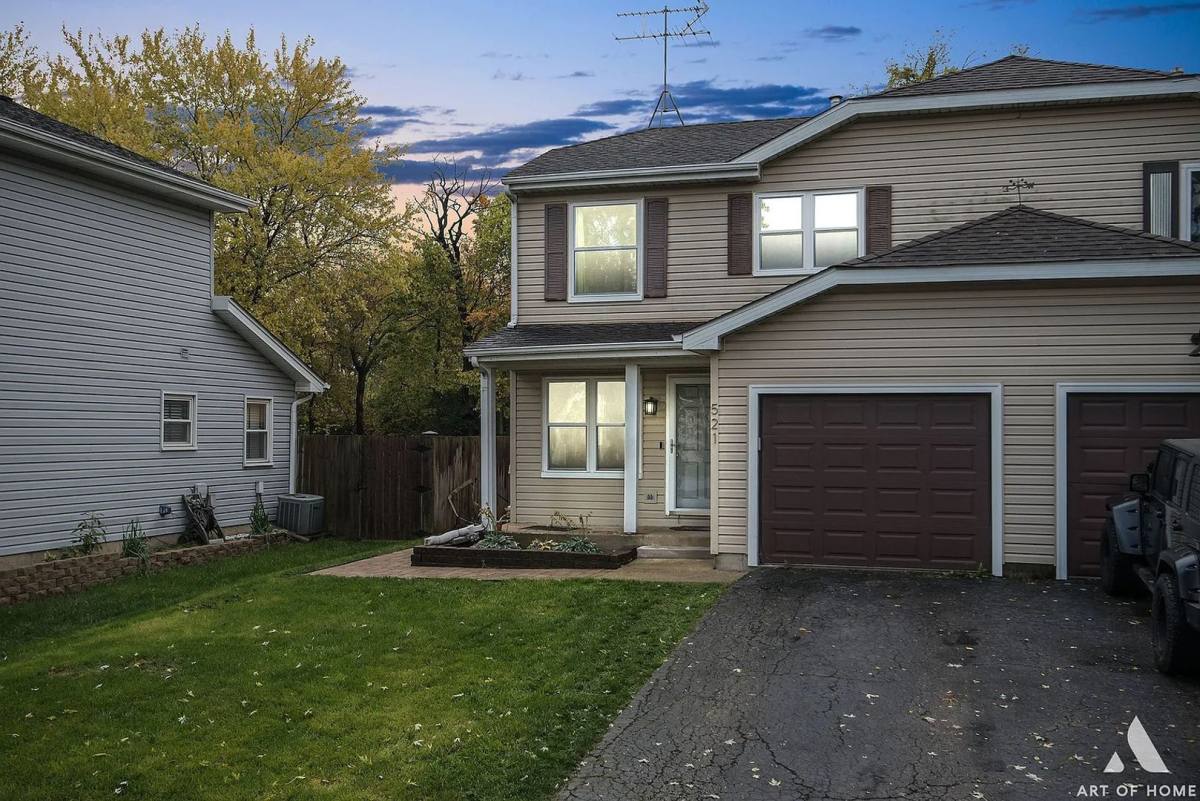 Townhouse for rent at 521 Milton Dr, Naperville, IL 60563