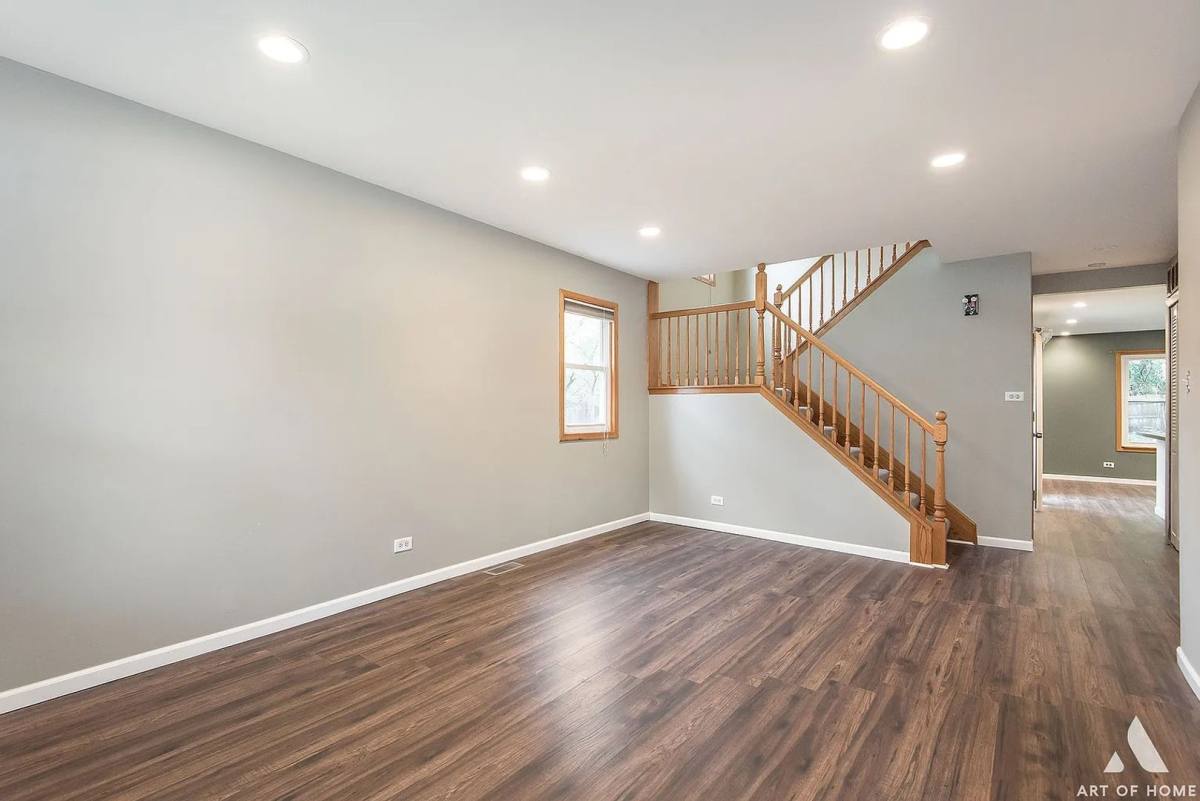 Townhouse for rent at 521 Milton Dr, Naperville, IL 60563