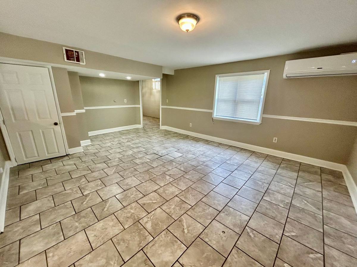 Townhouse for rent at 325 S 3rd St, Richmond, KY 40475