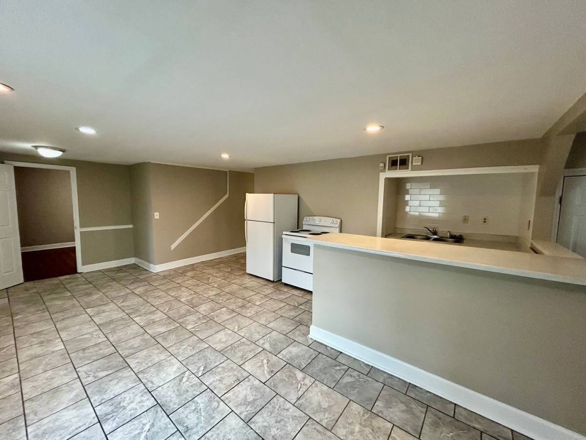 Townhouse for rent at 325 S 3rd St, Richmond, KY 40475