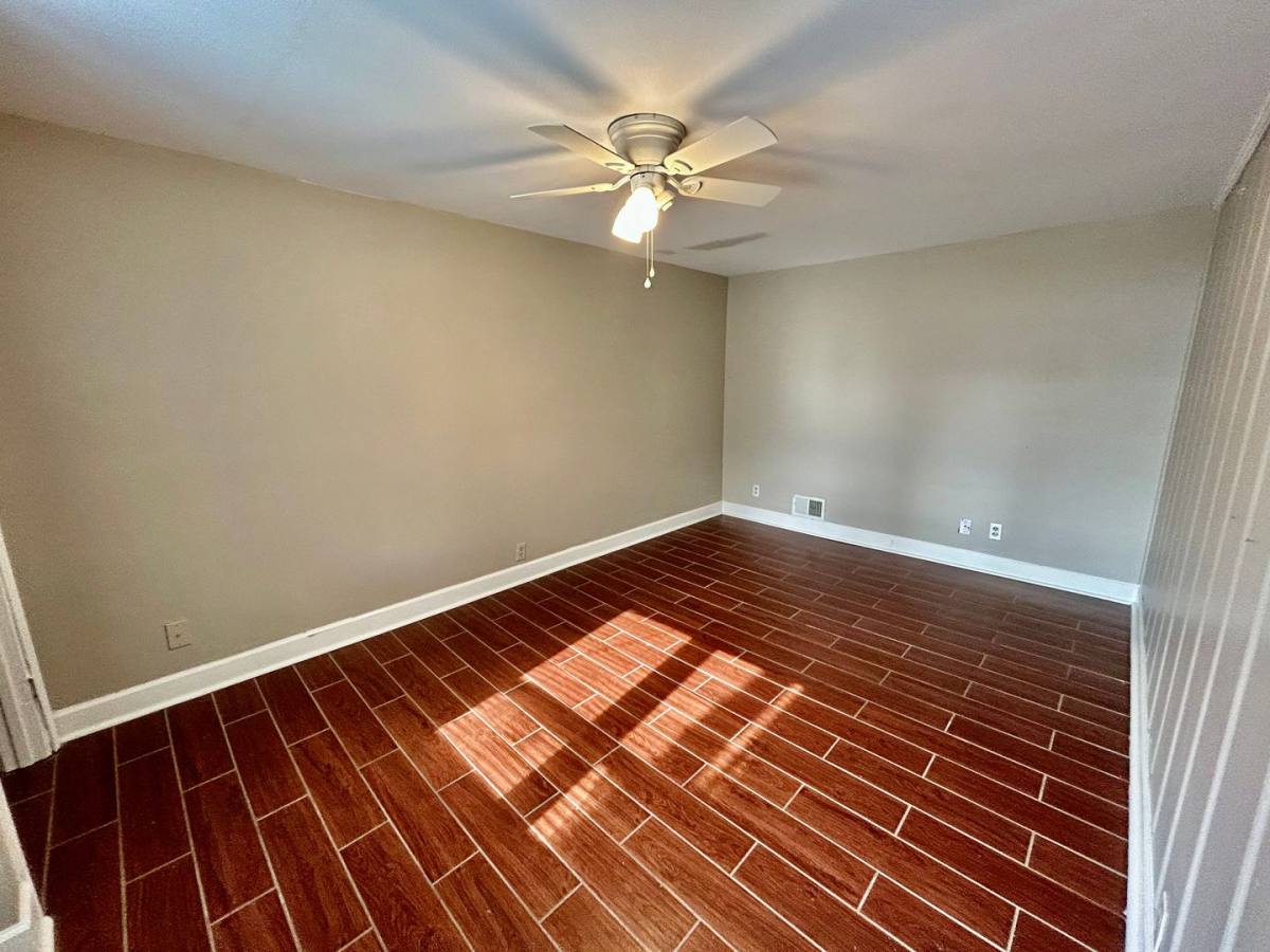 Townhouse for rent at 325 S 3rd St, Richmond, KY 40475