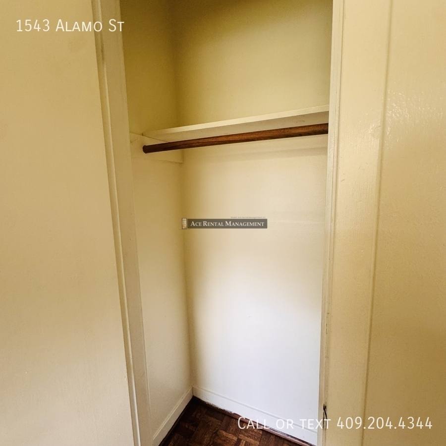 House for rent at 1543 Alamo St, Orange, TX 77630