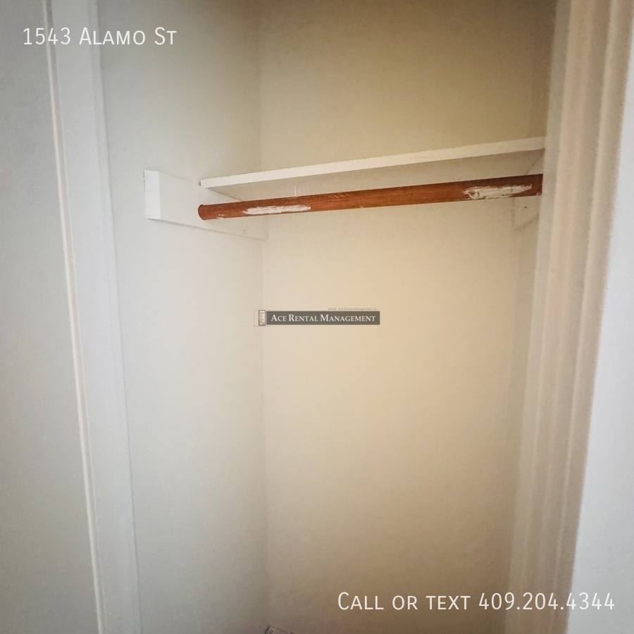 House for rent at 1543 Alamo St, Orange, TX 77630