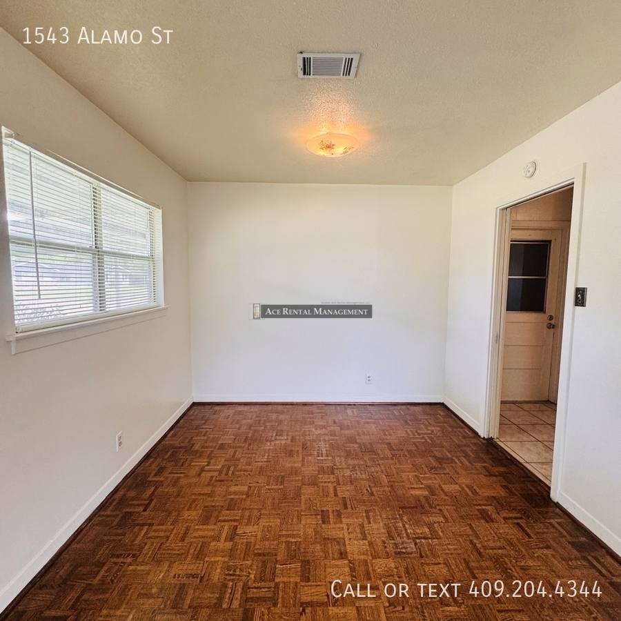 House for rent at 1543 Alamo St, Orange, TX 77630