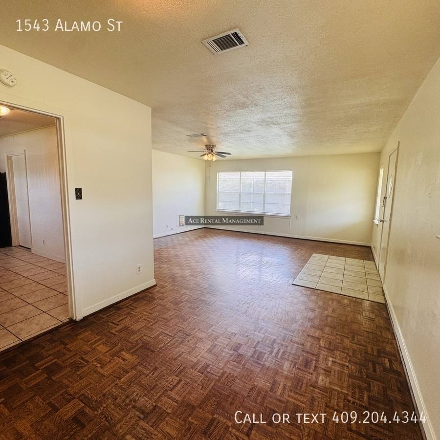 House for rent at 1543 Alamo St, Orange, TX 77630