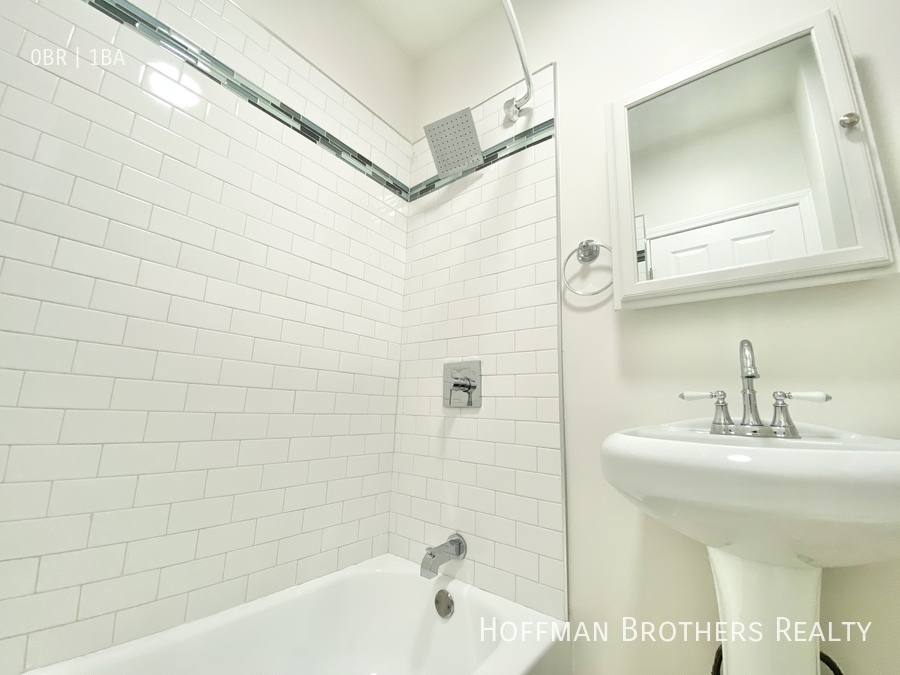 Apartment for rent at 200 S Kenmore Ave #107, Los Angeles, CA 90004