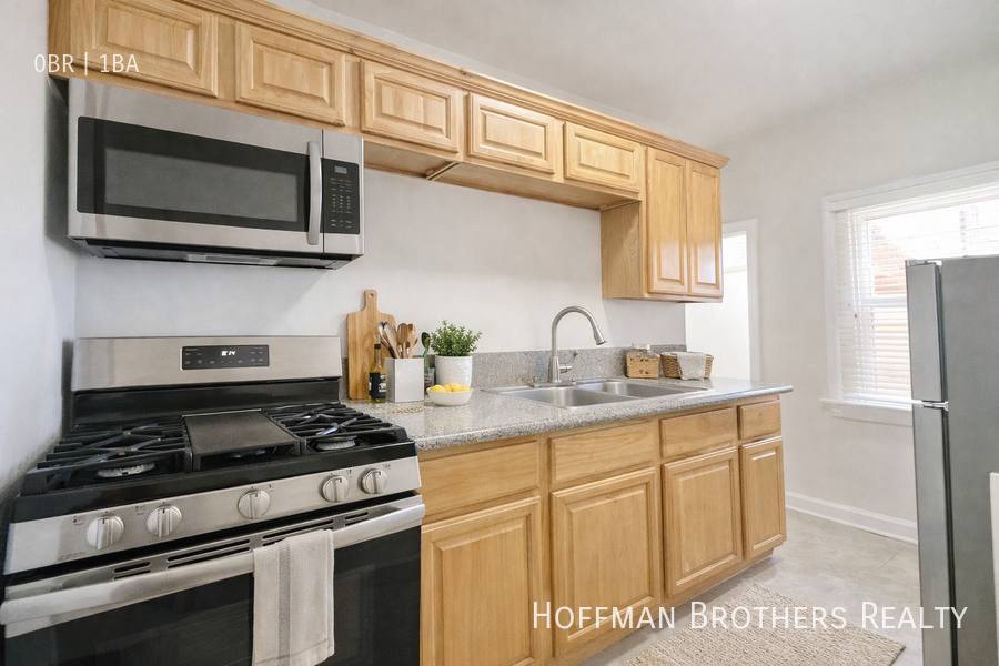 Apartment for rent at 200 S Kenmore Ave #107, Los Angeles, CA 90004