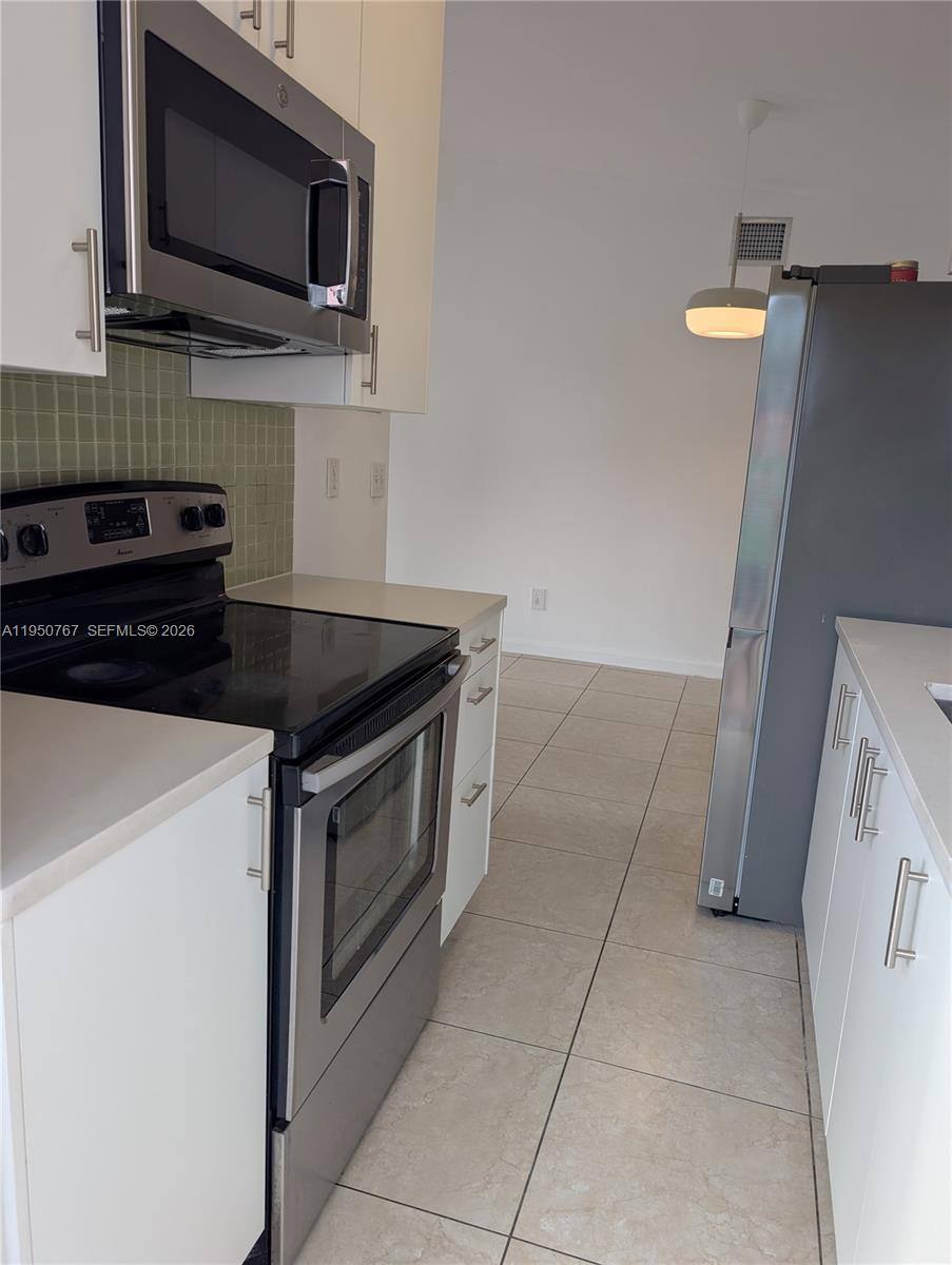 Apartment for rent at 1585 NE 125th St #8, Miami, FL 33161