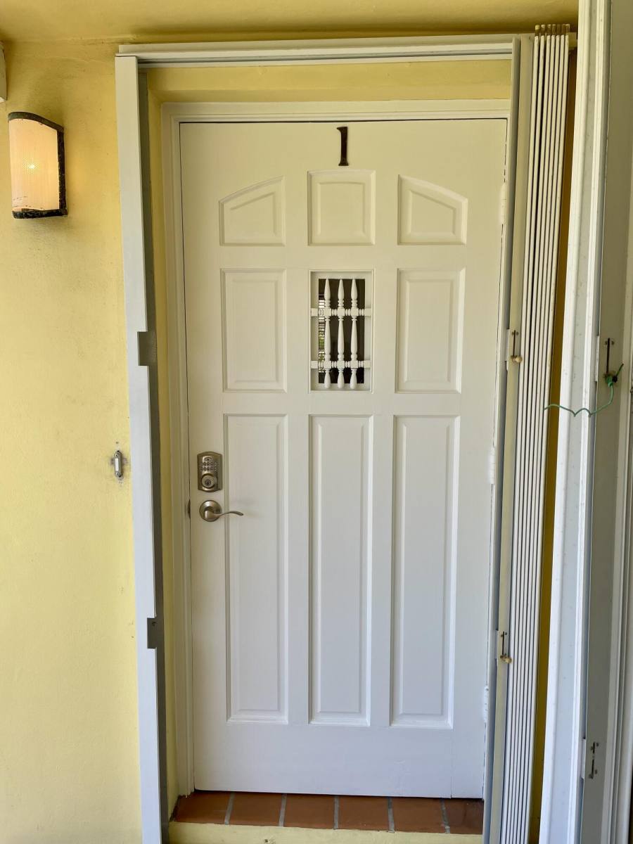 Apartment for rent at 101 N Lakeside Dr #101-1, Lake Worth Beach, FL 33460