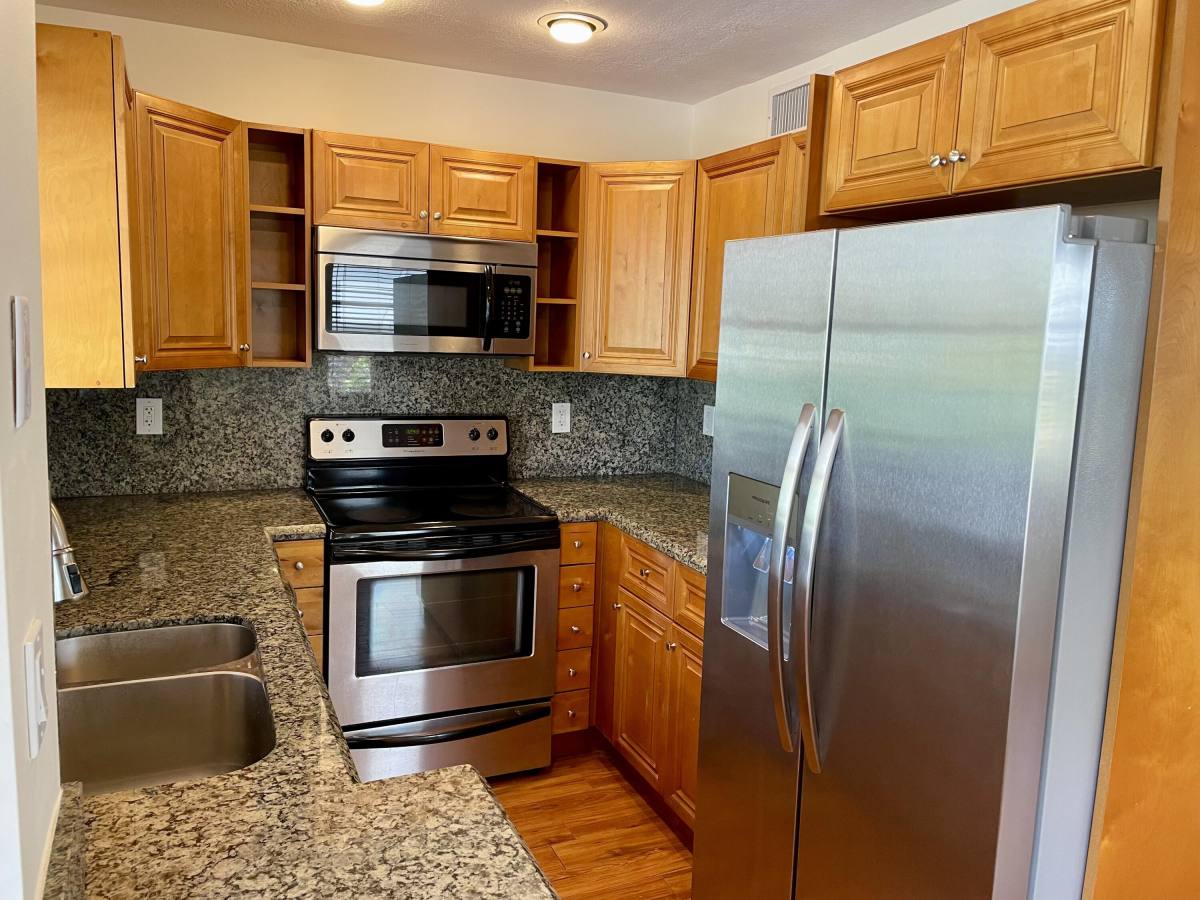 Apartment for rent at 101 N Lakeside Dr #101-1, Lake Worth Beach, FL 33460