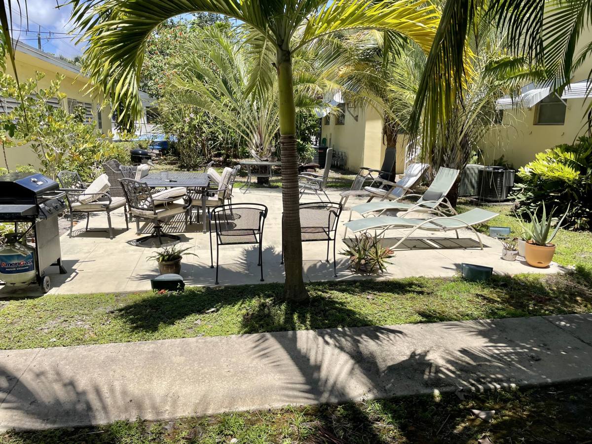 Apartment for rent at 101 N Lakeside Dr #101-1, Lake Worth Beach, FL 33460