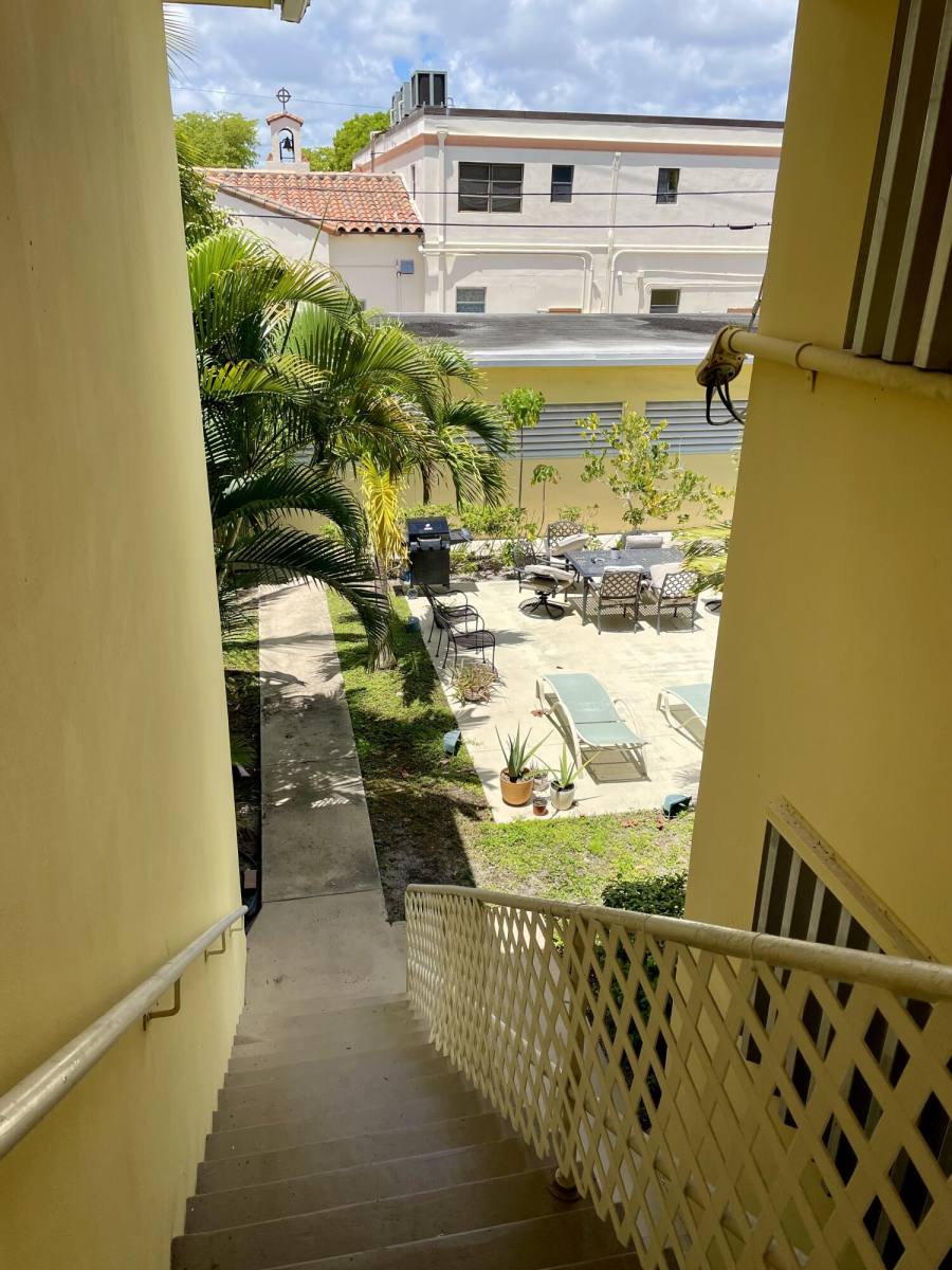 Apartment for rent at 101 N Lakeside Dr #101-1, Lake Worth Beach, FL 33460