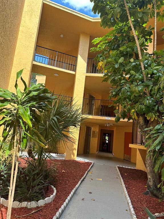 Apartment for rent at 4364 NW 9th Ave #4364153A, Pompano Beach, FL 33064