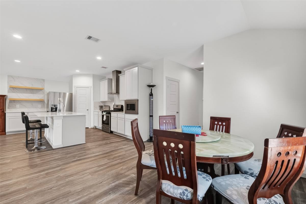 Apartment for rent at 2920 Stamford Hill Lane, Houston, TX 77047